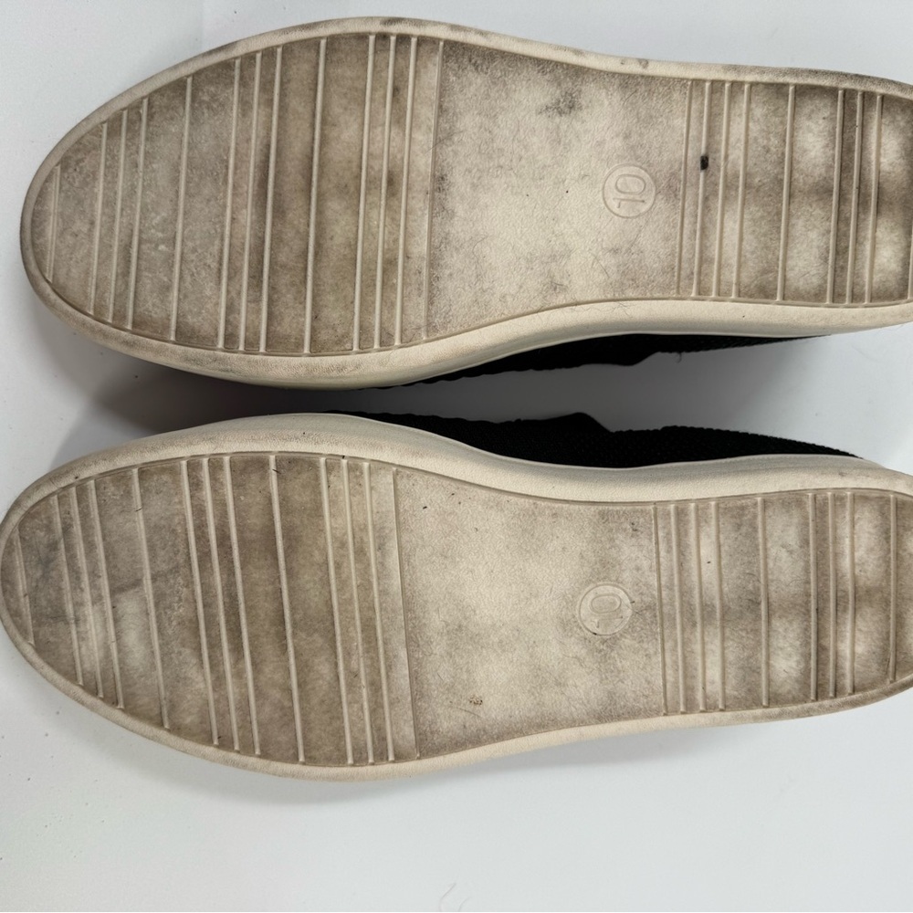 Universal Thread Black Slip Ons Size 10 - Picture 5 of 5